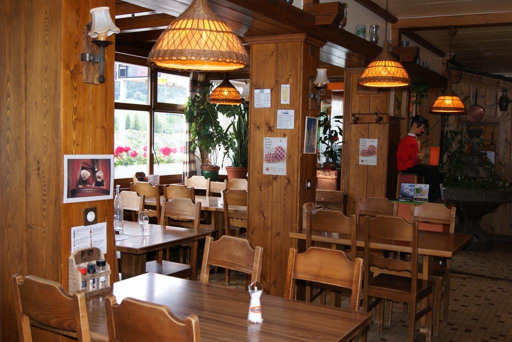 Hotel Restaurant Du Cret Bourg-Saint-Pierre Exterior foto